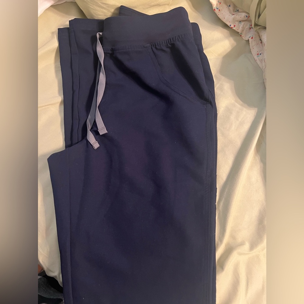 Womens Figs Kade pants-small tall